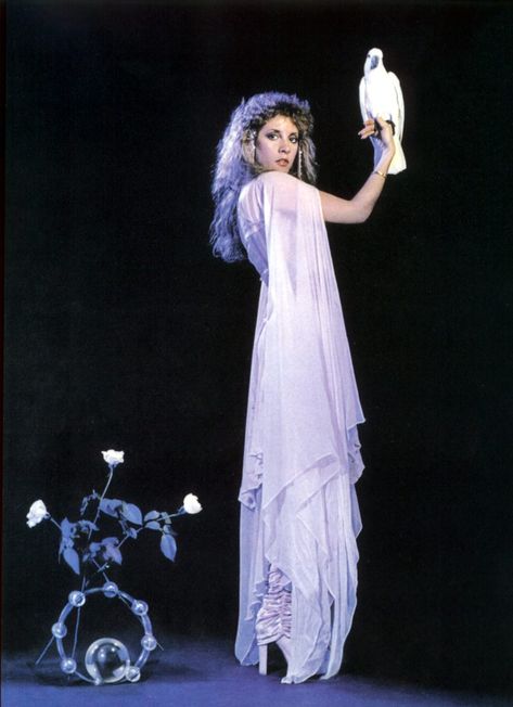 Stevie Nicks Witch, Stevie Nicks 70s, Stevie Nicks Quotes, Stevie Nicks Young, Nick Young, Stevie Nicks Style, Stephanie Lynn, Lindsey Buckingham, Stevie Nicks Fleetwood Mac