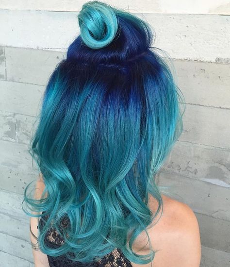 My dream hair. Deep blue root, turquoise/teal ombré.   Pulp Riot Hair Color on Instagram: “@alexisbutterflyloft is the artist... Pulp Riot is the paint.” Teal Hair Color, Pulp Riot Hair Color, Pulp Riot Hair, Teal Hair, Bright Hair, Colorful Hair, Hair Color Blue, Happy Hair, Summer Hair Color