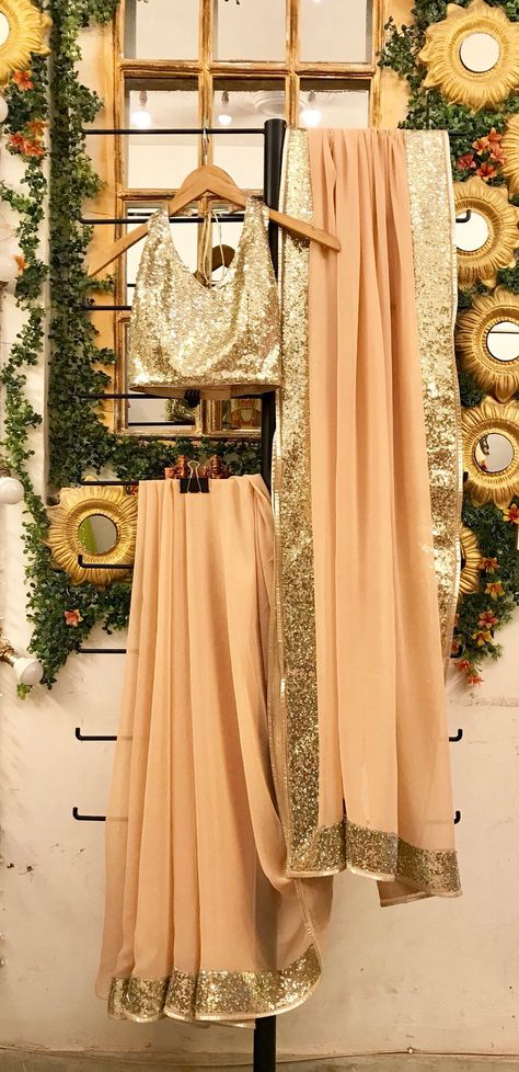 Nude Saree Colours, Indian Bridesmaids Saree, Bridesmaids Saree, Indian Wedding Bridesmaids, Gold Silk Saree, Cocktail Saree, Sequins Blouse, Saree Party Wear, Indian Bridesmaids