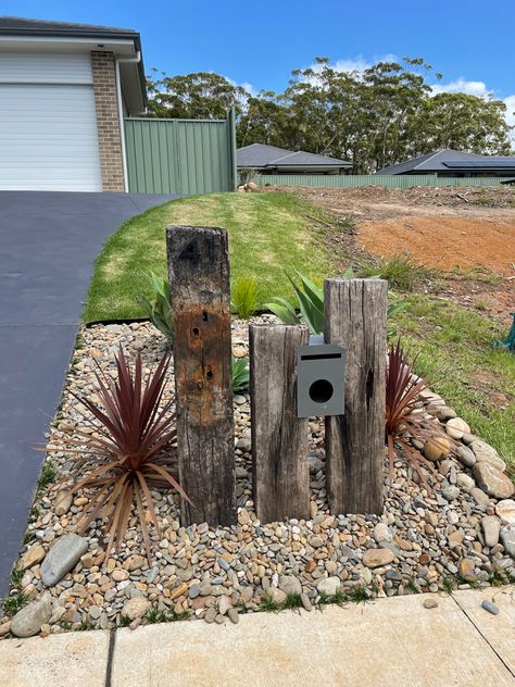 Railway Sleeper Mailbox Ideas, Timber Letterbox Ideas, Rustic Letterbox Ideas, Railway Sleeper Letter Boxes, Diy Letterbox Ideas, Sleeper Letterbox Ideas, Letterboxes Ideas, Diy Letterbox, Letterbox Ideas