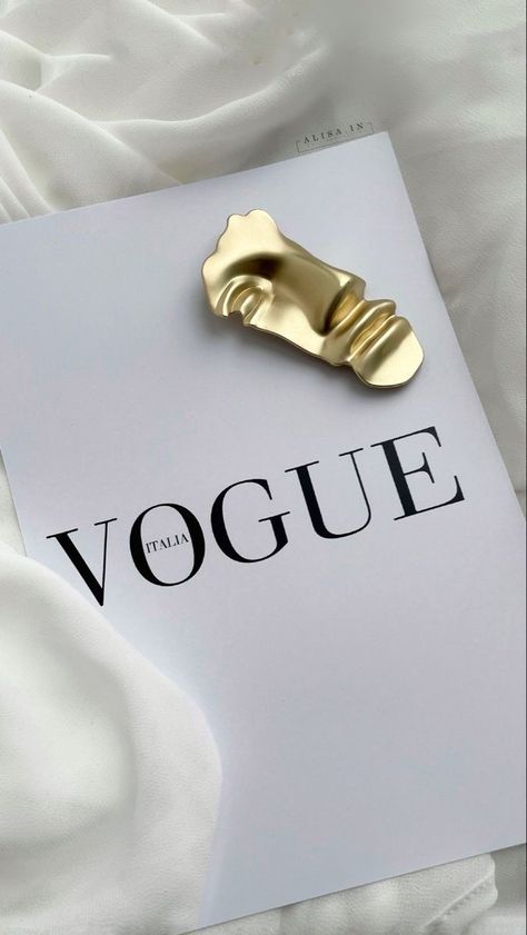 Vogue Wallpaper, Nail Store, Nail Pictures, Nail Photos, Instagram Feed Inspiration, Fashion Wallpaper, Luxury Aesthetic, Salon Design, Vogue Magazine