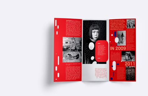 Brochure Design for the Yayoi Kusama exhibition - Graphis Catalog Cover Design, Art Brochures, Photography And Illustration, Museum Exhibition Design, Pamphlet Design, Dm Design, Graphic Design Brochure, Museum Poster, Leaflet Design