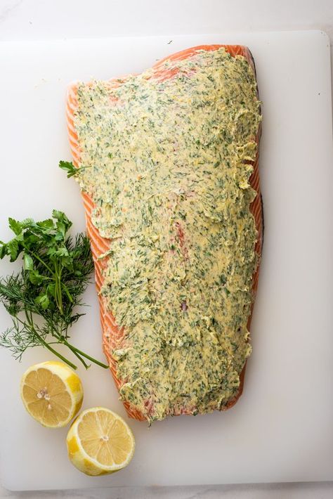 Salmon Butter Recipes, Garlic And Herb Salmon, Salmon Herb Recipes, Salmon Herb Butter, Herbed Salmon Recipes, Herb Crusted Salmon Recipes, Herb Butter For Salmon, Salmon Garlic Lemon Butter, Baked Salmon Side Dishes