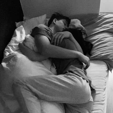 Couple Sleeping, Image Couple, Laying In Bed, Teenage Love, Cute Couples Cuddling, Hugging Couple, Couples Vibe, Cute Relationship Photos, My Kind Of Love