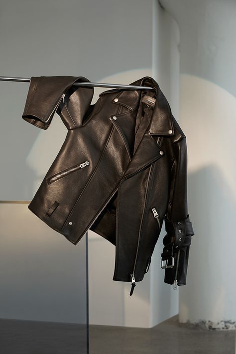 Leather Jacket Product Photography, Leather Jacket Flatlay, Leather Jacket Photography, Jacket Product Shoot, Creative Flat Lay Photography Fashion, Jacket Flatlay, Womens Leather Jackets, Flat Lay Photography Fashion, Artistic Fashion Photography