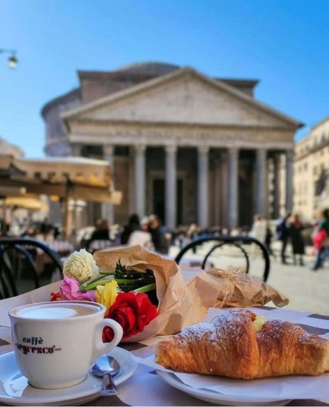 Rome Coffee Shops, Italy Coffee Aesthetic, Rome In December, Coffee In Rome, Coffee In Italy, Travel Rome, Italy Coffee, Moodboard Inspo, Morning Ritual