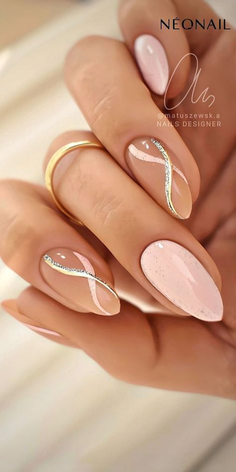 Blush And Gold Nails Wedding, Pink Gold Gel Nails, Nails Acrylic Almond Short Rose Gold, Wedding Nails Blush Pink Rose Gold, Bridal Nails Pink And Gold, Uñas Color Coral, Nails Bridesmaid, Nailart Pink, Short Coffin Nails Designs