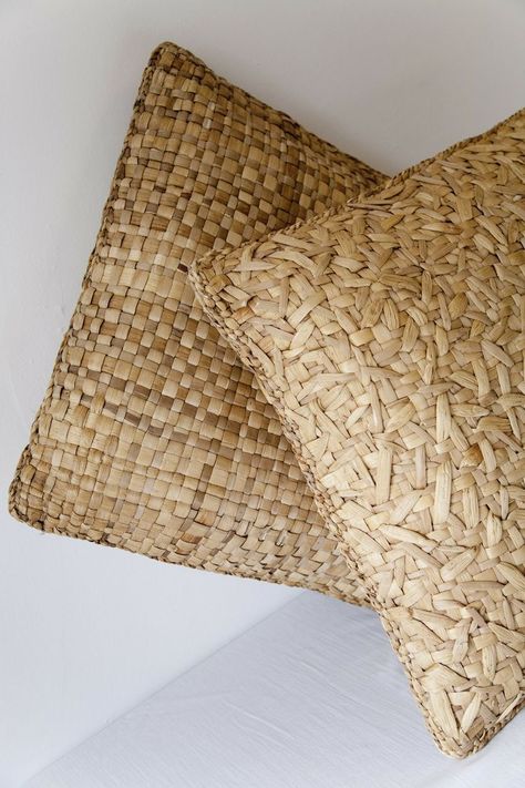 WEFTWARP Woven Pillows, Décor Diy, Cheap Decor, Back To Nature, Cheap Home Decor, 인테리어 디자인, Natural Fibers, Home Textile, Home Deco