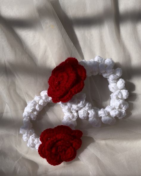 Want your gajray to last forever?? Try our everlasting gajray for your occasions and weddings 🕊️ Available in different sizes♥️ . . . . . . . . . #gajray #crochet #flowers #red #trend #viral #longlasting #fyp #explore #like #comment #share #follow } Crochet Gajrey, Crochet Scrunchies, Handbags Patterns, Crochet Business, Towel Crafts, Acrylic Painting Tips, Kawaii Crochet, Crochet Handbags Patterns, Flowers Red