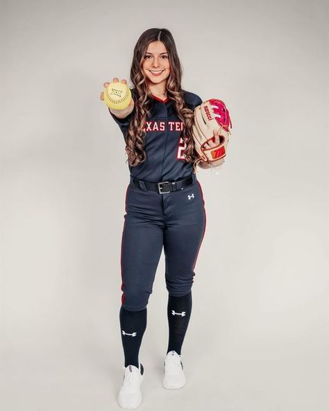 Makenna🦋🫧 on Instagram: "what’s 9 + 10?? 🚨‼️💃🏻" Softball Poses For Media Day, Softball Media Day Pictures, Media Day Softball Poses, Softball Pictures Poses Individual, Highschool Softball, Softball Media Day Poses, Softball Media Day, Poster Poses, Softball Poses