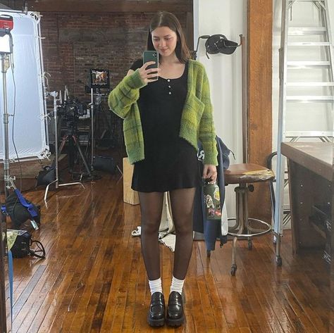 Lizzy Mcalpine Concert, Indie Concert Outfit, Lizzie Mcalpine, Indie Concert, Lizzy Mcalpine, Concert Attire, Concert Outfit Inspo, Concert Fit, Downtown Outfits