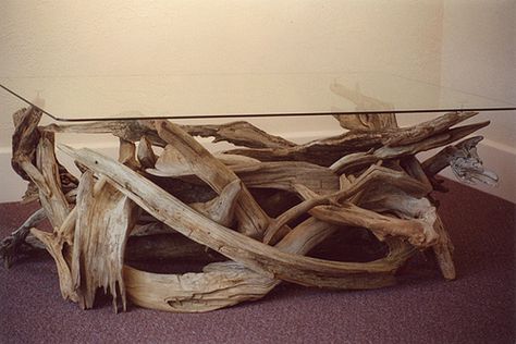 How to Transform Driftwood into Home Decor: Make a Table Driftwood Coffee Table, Coastal Diy, Natural Wood Decor, Wood Inspiration, Driftwood Furniture, Nautical Ideas, Driftwood Table, Beachfront Decor, Beach House Inspiration