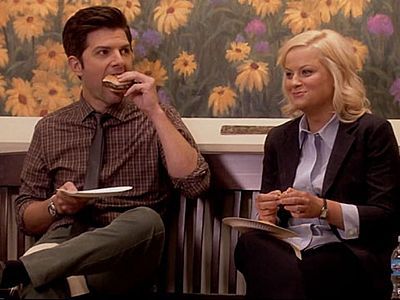 Ben Parks And Rec, Ben And Leslie, Parcs And Rec, Leslie And Ben, Tom Haverford, Favorite Tv Characters, Parks And Rec, Ron Swanson, Cutest Couple Ever