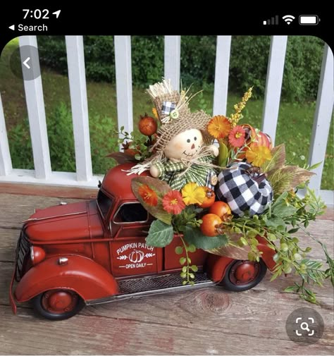 Scarecrow Pumpkin, Red Truck Decor, Truck Decor, Fall Decor Diy Crafts, Fall Arrangements, Fall Thanksgiving Decor, Fall Deco, Fall Decorations Porch, Fall Crafts Diy