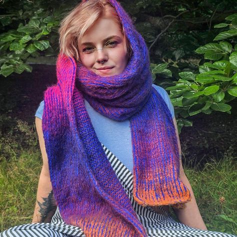 Gradient scarf in violet, magenta, orange, with bold ultramarine stripes! 🎨🔥 A pop of color for any outfit, this scarf is perfect for those who love to stand out. Ready to make a statement? DM to order yours now and get it in about a week! Photo - @shrimppzy #AddingColor Orange Scarf, Rose Orange, Early Fall, Scarf Wrap, Pink And Orange, Labour Day, Poland, Scarf Accessory, Color Pop