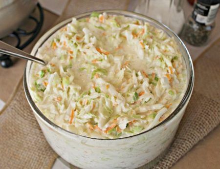 Homemade Creamy Cole Slaw recipe. How to make cole slaw with only 4 ingredients #coleslaw #summerfood Creamy Cole Slaw Recipe, Creamy Cole Slaw, Creamy Coleslaw Recipe, Bbq Wings Recipe, Coleslaw Dressing Recipe, Bbq Chicken Wings Recipe, Best Coleslaw Recipe, Salad Board, Crock Pot Pulled Pork Recipe