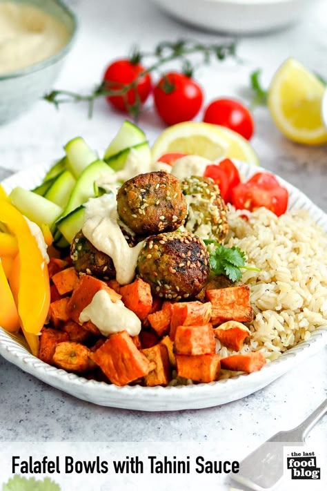 Bowls With Sweet Potato, Cheap Vegan Meal Plan, Vegan Oil Free Recipes, Falafel Bowls, Falafel Recipe Easy, Oil Free Recipes, Cheap Vegan Meals, Vegan Oil Free, Cheap Vegan