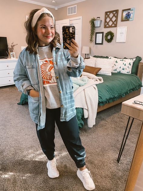 Life Lately — Simply Small Town Winter Cozy Outfit Comfy Clothes, Teacher Clothes Plus Size, Vans Teacher Outfit, Relaxed Teacher Outfit, Cozy Teacher Outfits, Winter Teacher Outfits Cold Weather, Practicum Outfit, Comfy Teacher Outfits, Plus Size Teacher Outfits