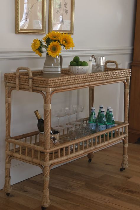 Wicker Bar Cart, Black Bar Cart, Rattan Bar Cart, Bar Console, Diy Bar Cart, Gold Bar Cart, Outside Bars, Bar Cart Styling, Pub Set