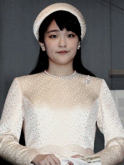 Their Imperial Highnesses Princess Mako and Princess Kako of Akishino Princess Kako Of Akishino, Princess Mako, Dress Queen, Queen Dress, Women In History, Do Anything, Giving Up, For Love, Got Married