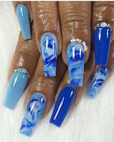 Blue Marble Nail Designs, Royal Blue Marble Nails, Blue Nails Summer, Blue Marble Nails, Marble Acrylic Nails, Marie Nails, Summer Nails Almond, Royal Blue Nails, Nails Summer Nails