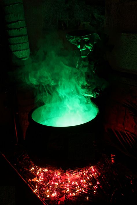 Halloween Outdoor Cauldron, Outdoor Cauldron Ideas Halloween, Halloween Witch’s Lair, Outdoor Cauldron Ideas, Diy Cauldron Halloween Prop Outdoor, Diy Witch Cauldron Outdoor, Diy Witches Cauldron With Lights, Diy Witches Lair, Witch Camping