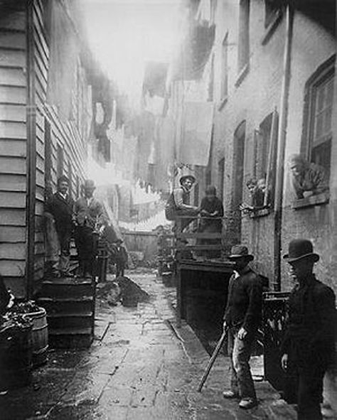 Riis-7 Lewis Wickes Hine, Jacob Riis, Ashcan School, Gangs Of New York, Mulberry Street, Edward Weston, New York Vintage, Flatiron Building, Milla Jovovich