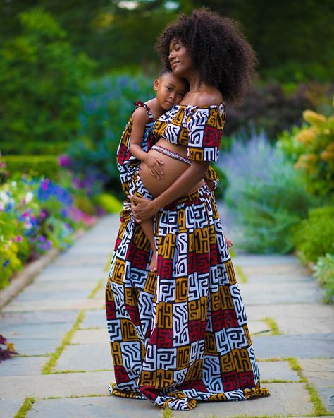 1,237 Likes, 27 Comments - Ashley "Tiyumba" Wright (@mswrightsway) on Instagram: “P R E S E N C E | S U R R E N D E R | P E A C E — we got each other fo'sho. — :…” Pregnancy Outfits For Summer, Maternity Outfits Black Women, Ankara Maternity, African Maternity, African Maternity Dresses, Saturday Fashion, Outfits Black Women, Outfits For Summer, Maternity Photoshoot Poses