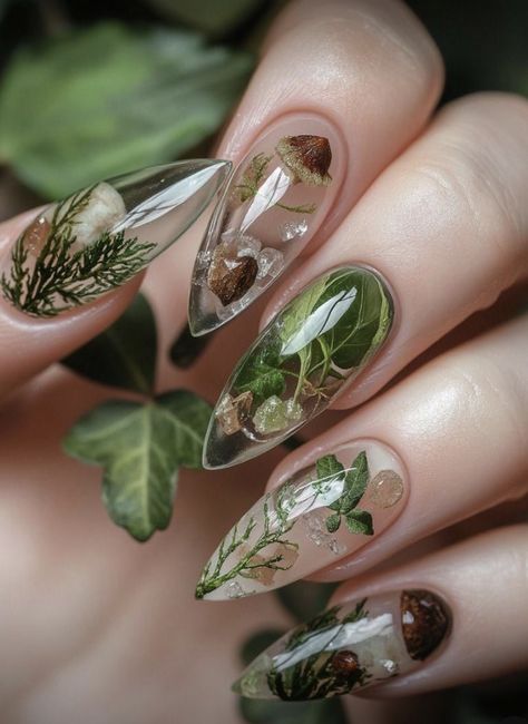 Forestcore Nails, Mystical Nail Art, Witchy Fashion Modern Witch Outfit, Dark Fairy Nails, Witch Nails Designs, Medieval Nails, Witchy Nail Designs, Witchy Nail Art, Witch Nail Art