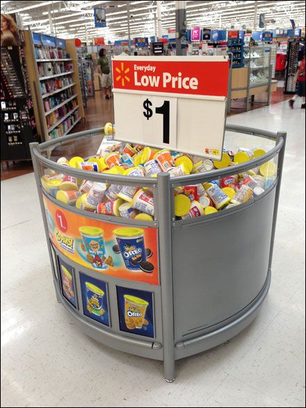 Grocery Organization, Impulse Buying, Supermarket Display, Grocery Store Design, Store Design Boutique, Pop Display, Weird Shapes, Product Display, Shop Interior