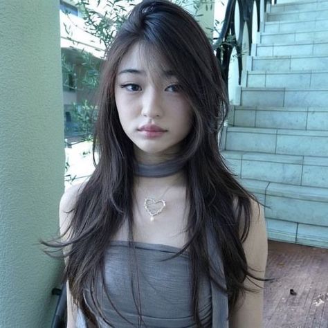 Haircut Ideas Grunge, 2000s Haircuts, Straight Haircut Ideas, Long Layered Hair With Side Bangs, Hairstyle Asian, Hair Color Asian, Hair Doctor, Asian Haircut, Quotes Celebrities