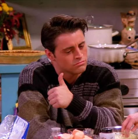 Joey Tribbiani Boyfriend Material, Friends Reaction Pics, Serial Friends, Reaction Stickers, Joey And Rachel, Chandler Joey, Six Friends, Friends Mood, Joey Friends