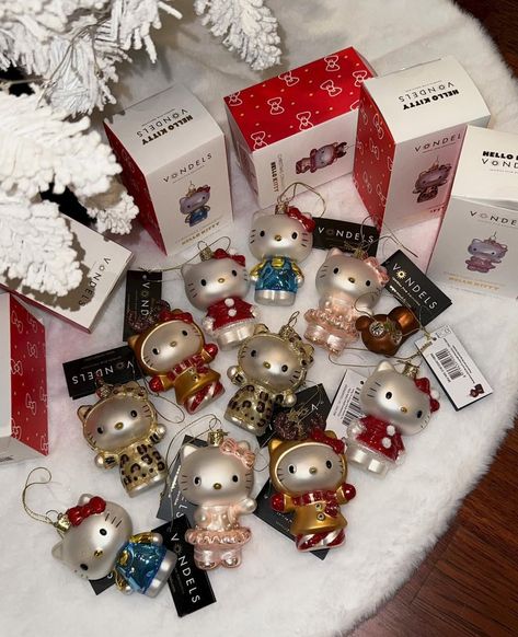 Cute Christmas Tree, Cute Christmas, Tree Decorations, Christmas Tree Decorations, Hello Kitty, Kitty, Christmas Tree, Christmas