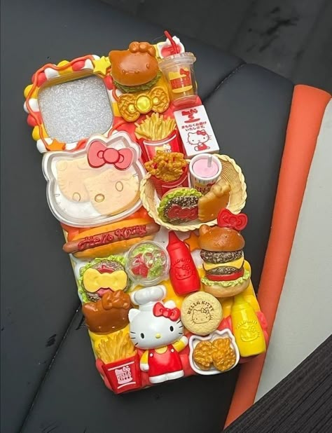 Futaba Y Kou, Food Phone Cases, Decoden Phone Cases, Iphone Case Ideas, Decoden Case, Phone Case Decoration, Hello Kitty Things, Phone Case Inspo, Jelly Wallpaper