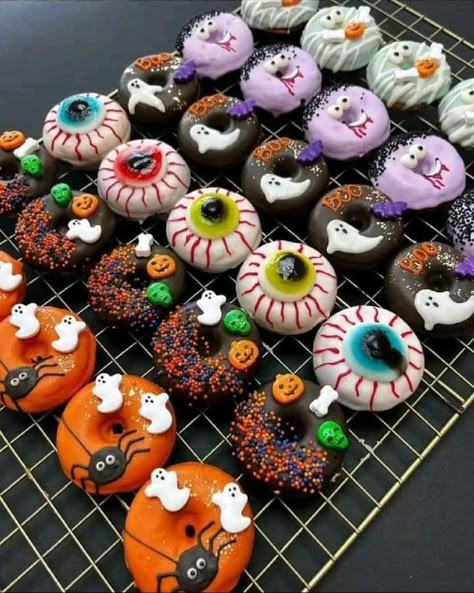 Candy Corn Donut, Donuts Decorated For Halloween, Mini Donuts For Halloween, Spooky Donut Ideas, Crazy Donuts Ideas, Halloween Donut Decorating Ideas, Halloween Donuts With Teeth, Halloween Mini Donuts Ideas, Halloween Doughnuts Ideas