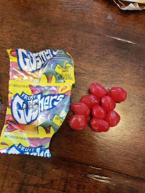 All of my gushers were red then I realized that they sold all strawberry gusher packs apparently? Handi Snacks, Food Nostalgia, Fruit Gushers, 90s Food, Chef Boyardee, Spreadable Cheese, Bagel Bites, Back To The 90s, Easy Bake Oven