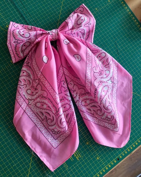 It’s nearly that time of year where I basically have a bow glued to my head 24/7! Look at all these beauties!! 🎀✨ Bandana With Beads, Barbie Bandana, Handmade One-size Bandana Headband, Pink Long Sleeve Bandana Top, Date List, 15 December, Bandana Bow, Cut Off, Clothes