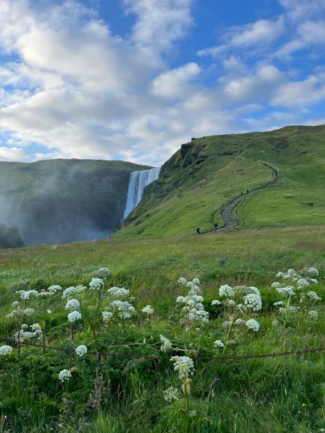 Iceland Aesthetic Summer, Iceland Travel, Green Landscape, Nature Aesthetic, Pretty Places, Heaven On Earth, Dream Destinations, Lush Green, Nature Travel