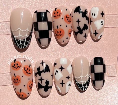 Nail Art Halloween, Holloween Nails, Halloween Acrylic Nails, Cute Simple Nails, Pumpkin Nails, Girly Acrylic Nails, Short Acrylic Nails Designs, Halloween Nail Designs, Halloween Nail