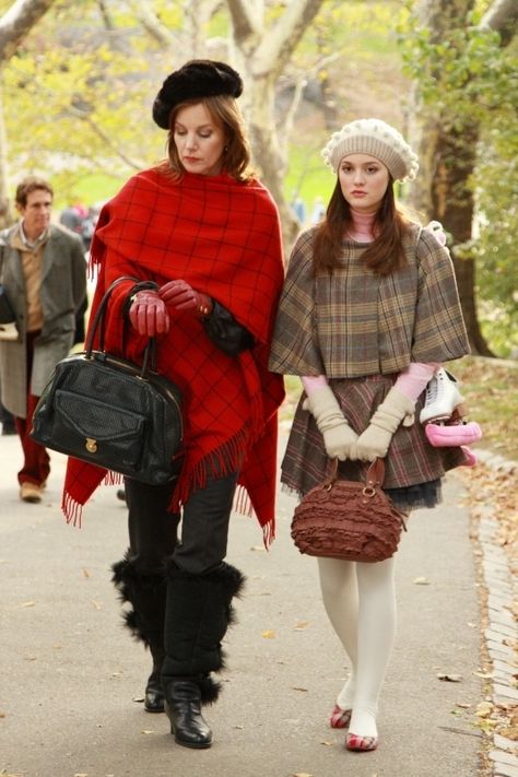 Margaret Colin And Leighton Meester In "Roman Holiday" (S1:E11) | 25 Amazing Fashion Moments On "Gossip Girl" Blair Fashion, Estilo Blair Waldorf, Estilo Gossip Girl, Blair Waldorf Outfits, Blair Waldorf Gossip Girl, Blair Waldorf Style, Gossip Girl Blair, Gossip Girl Outfits, Gossip Girls