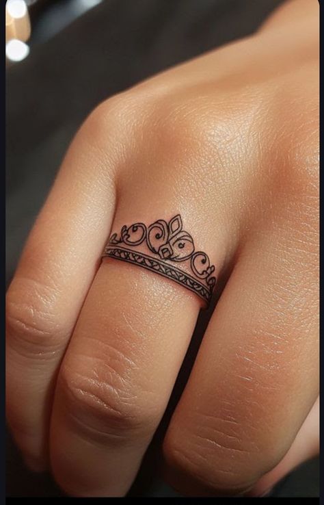 Girly Hand Tattoos, Ring Tattoo Designs, Wedding Band Tattoo, Pretty Flower Tattoos, Girly Aesthetics, Hand Tattoo Ideas, Tattoo Finger, Ring Tattoo, Wedding Ring Tattoo