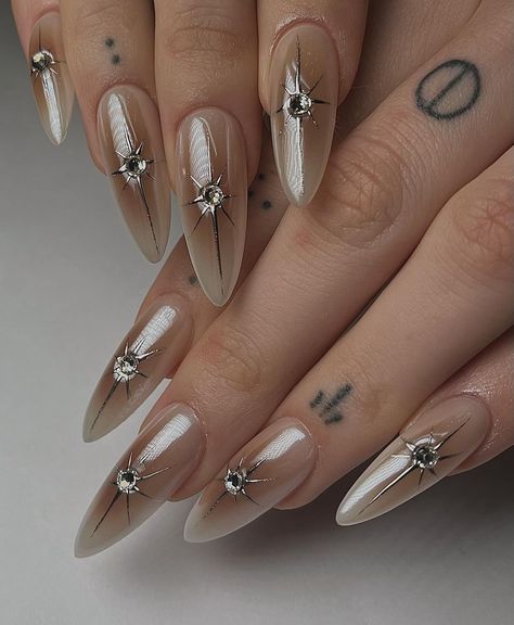 Latte Nail Art, Bridgerton Nails Ideas, Medieval Nails, Latte Nails, Goth Nail Art, Trendy Things, Manicure Art, Milky Nails, Goth Nails