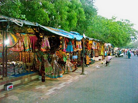 Know Ahmedabad City through amdavadi - Street Shopping- Law Garden Law Garden Ahmedabad Snap, Law Garden Ahmedabad, Ahmedabad City, Market Scene, Garden Fashion, Street Shopping, Garden Drawing, Indian Inspired, Tourist Places