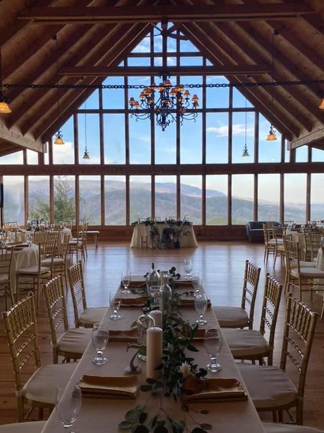 Wedding Venue In The Mountains, Snowy Mountain Wedding Venues, Wedding After Party Venues Indoor, Indoor Mountain Wedding, Snowy Wedding Reception, Wedding Party Venues Indoor, November Wedding Venues, Utah Wedding Venues Indoor, Aspen Wedding Venues