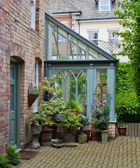 English Conservatory, Small Orangery, Green Conservatory, Garden Decor Ideas Diy, Conservatory Interiors, Kitchen Orangery, Small Conservatory, Orangery Conservatory, Lean To Conservatory