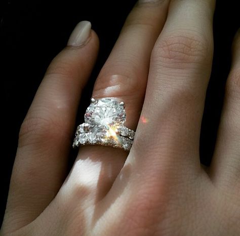 @ xoxolindaaa Huge Engagement Rings Luxury, Engagement Rings Luxury, Huge Engagement Rings, Big Diamond Engagement Rings, Big Wedding Rings, Jewelry Big, Wedding Rings Round, Rings Luxury, Diamond Engagement Wedding Ring