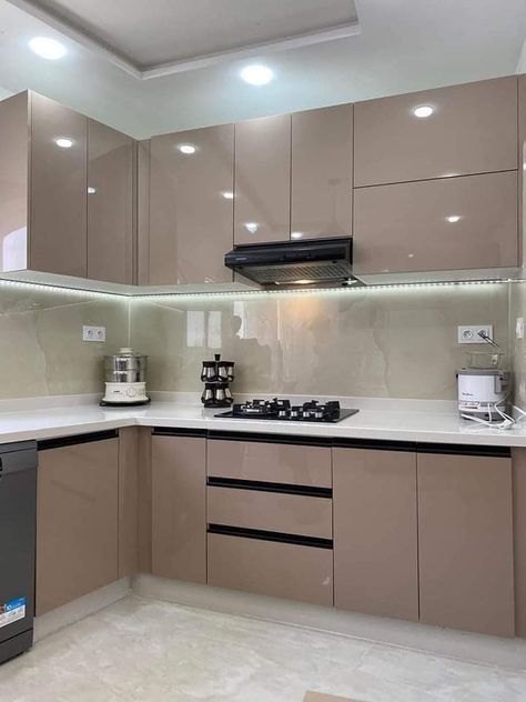 Cupboard Organization Clothes, Organization Clothes, Cupboard Organization, Kitchen Wardrobe Design, Kitchen Cabinetry Design, Small Modern Kitchens, Modular Kitchen Cabinets, Latest Kitchen Designs, Simple Kitchen Design