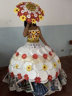 #fashion, #style, #outfitinspiration, #beauty Recycled Dress Ideas Creative Easy, Trash Fashion Show, Recycle Costume Ideas, Recycled Materials Costume, Dress Made Of Recycled Materials, Trash Upcycle, Recycled Gown Ideas, Recycled Dress For Kids, Recycled Fashion For Kids