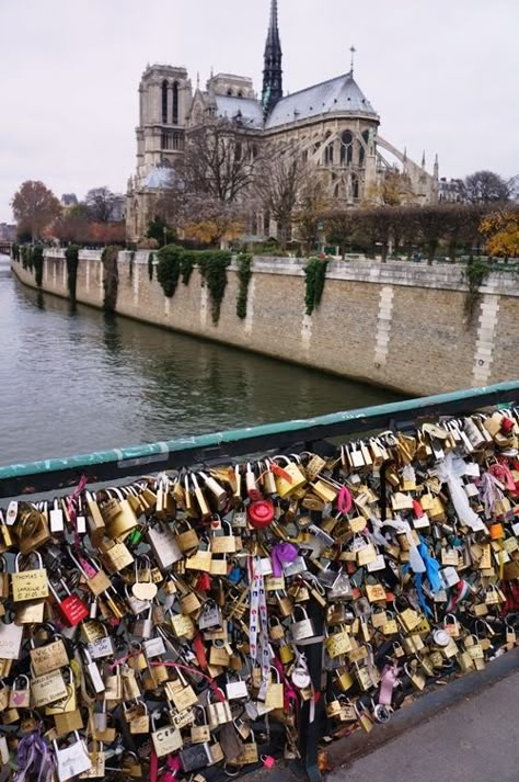 Love Lock Bridge ♥   lovers carve their names into pad locks and throw away the key.-Did this!! Lovers Bridge Paris, Locks On Bridge, Paris Lock Bridge, Lovers In Paris, Goal Aesthetic, Bridge In Paris, Love Lock Bridge, Love Bridge, Love Locks