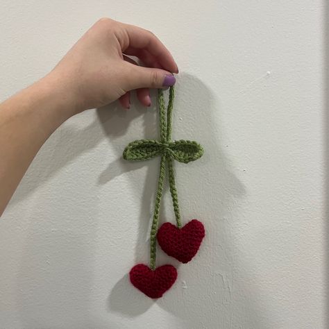 Boyfriend Crochet Gift Ideas, Things To Crochet For Valentines Day, Couple Crochet Gifts, Crochet Projects For Friends, Crochet For Girlfriend, Mini Valentines Gift Ideas, Things To Crochet Your Boyfriend, Crochet Ideas For Car, Crochet Gifts For Girlfriend